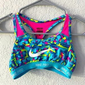 Nike pro sports bra ver comfortable only whore once